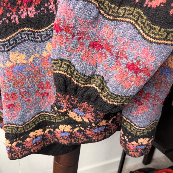 Icelandic Design Wool Cardigan with Silver Buttons Womens oversized M/L - Picture 4 of 14